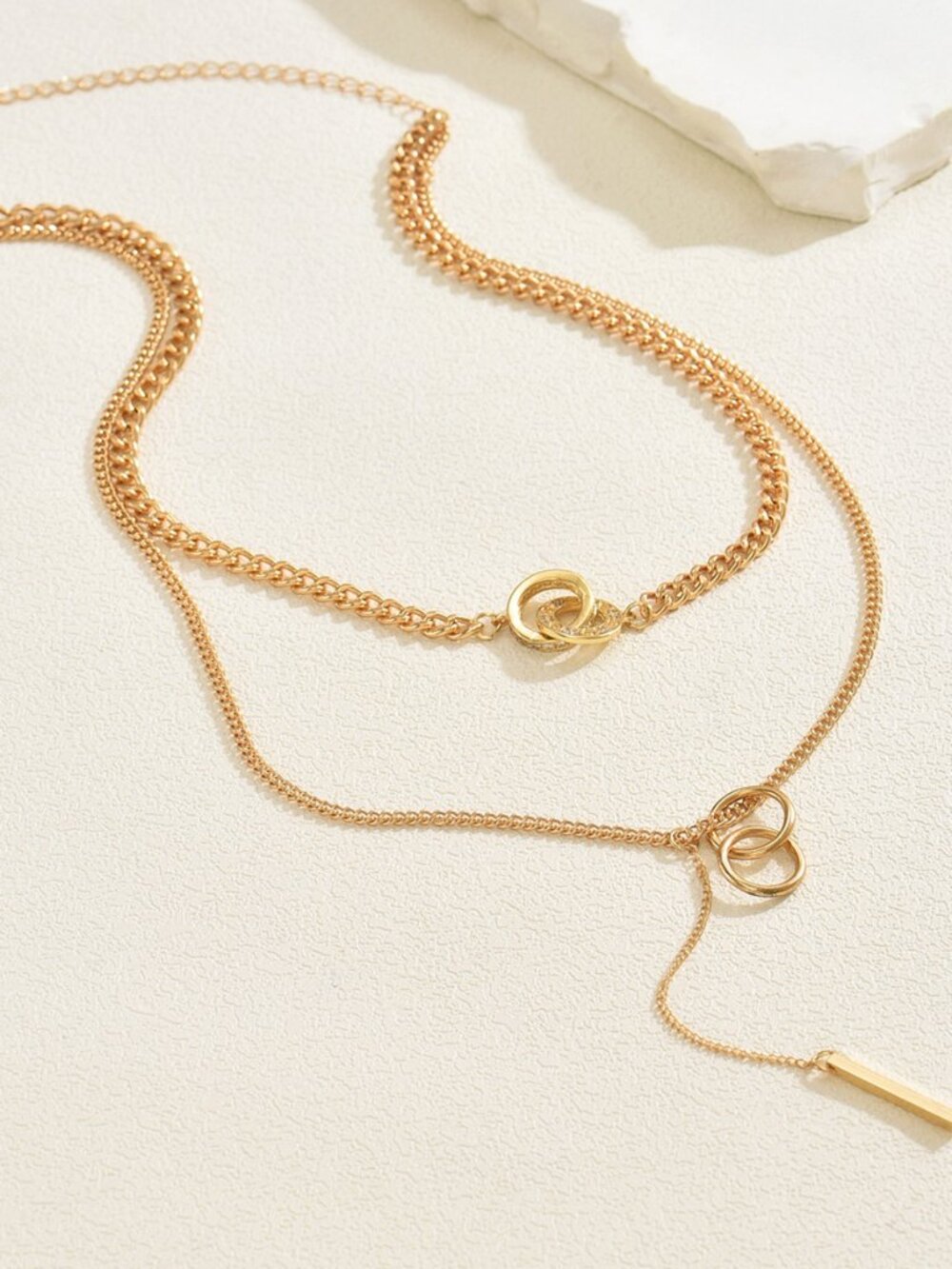 ✨"Interlocking Ring" Layered Chain Necklace✨ - Picture 2 of 2